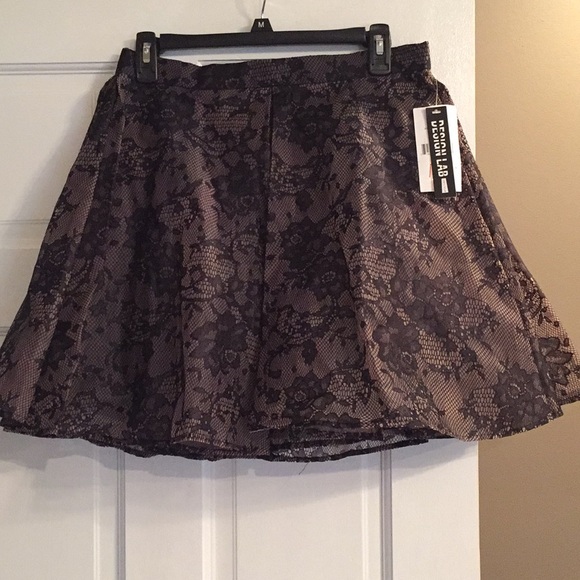 NWT DESIGN LAB black & mauve rose printed skirt, L - Picture 2 of 8